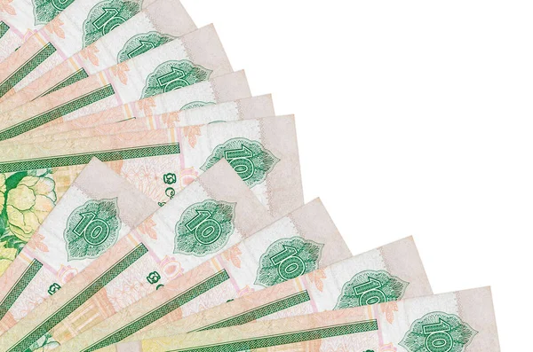 10 Sri Lanka Rupisi banknotları beyaz arka planda izole edilmiş bir şekilde duruyor ve fotokopi alanı da vantilatöre yakın duruyor. Maaş zamanı kavramı veya finansal işlemler