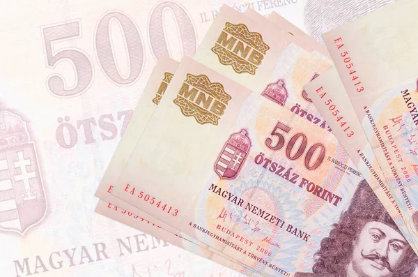 500 Hongaarse Forint Biljetten Liggen Stapel Achtergrond Van Een Groot — Stockfoto