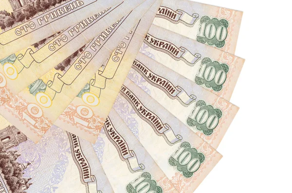 100 tane Ukrayna hrivniası banknotu beyaz arka planda izole bir şekilde duruyor ve fotokopi alanı fan şeklinde dizilmiş durumda. Finansal işlemler kavramı
