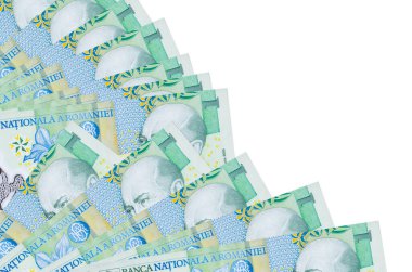 Romen ley banknotlarından 1 tanesi beyaz arka planda izole edilmiş, fotokopi alanı da vantilatörde duruyor. Maaş zamanı kavramı veya finansal işlemler