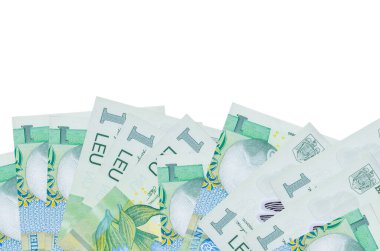 1 Romen ley banknotu ekranın alt tarafında, beyaz zemin üzerinde fotokopi alanı ile izole bir şekilde yatıyor. Paralı iş kavramları için arkaplan afişi şablonu