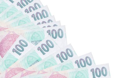 100 tane Çek korun banknotu beyaz arka planda izole edilmiş ve fanda kopyası duruyor. Maaş zamanı kavramı veya finansal işlemler