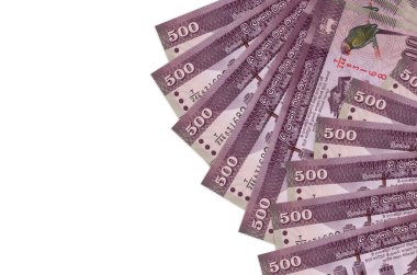500 Sri Lanka rupisi fotokopi alanı olan beyaz bir arka planda duruyor. Zengin yaşam kavramsal geçmişi. Büyük miktarda ulusal para birimi zenginliği