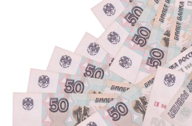 50 rusya rublesi banknotları beyaza izole edilmiş şekilde farklı bir sırada yatar. Yerel bankacılık ya da para kazanma konsepti. İş arkaplanı afişi
