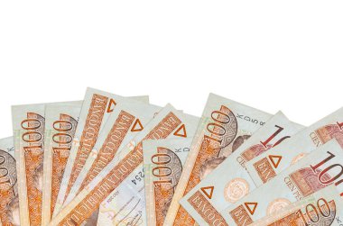 Ekranın alt tarafında 100 Dominik pezosu var. Beyaz arka planda izole edilmiş ve fotokopi alanı var. Paralı iş kavramları için arkaplan afişi şablonu