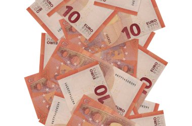 10 avroluk banknotlar beyazlar üzerinde izole halde uçuyor. Birçok banknot sol ve sağ tarafta beyaz kopya alanı ile düşüyor
