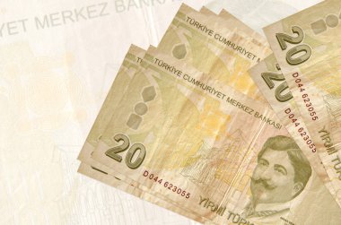 Büyük yarı şeffaf banknotun arka planında 20 Türk lirası duruyor. Ulusal para biriminin soyut sunumu. İş konsepti