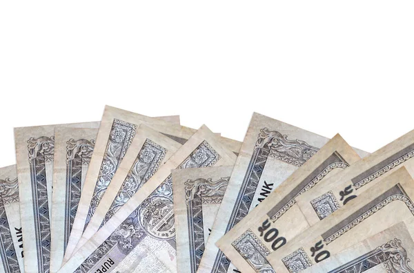 Ekranın alt tarafında 500 Nepal rupi banknot var. Beyaz arka planda izole edilmiş ve fotokopi alanı var. Paralı iş kavramları için arkaplan afişi şablonu