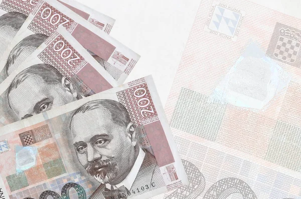 200 Chorwackich Banknotów Kuna Leży Stosach Tle Dużego Półprzezroczystego Banknotu — Zdjęcie stockowe