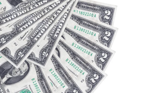 2 Amerikan doları banknotlar beyaz arka planda izole bir şekilde duruyor ve fotokopi alanı da yakın planda. Finansal işlemler kavramı