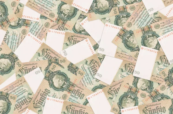 50 Reich markı banknotlar halinde duruyor. Zengin yaşam kavramsal geçmişi. Büyük miktarda para.