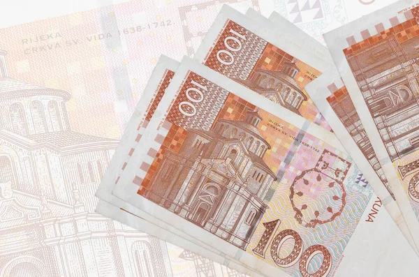 100 Хорватських Купюр Лежать Фоні Великої Напівпрозорої Банкноти Абстрактна Презентація — стокове фото