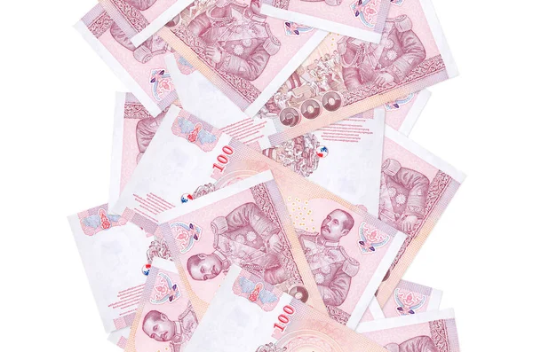 100 Tayland baht banknotları beyazlar üzerinde izole bir şekilde uçuyor. Birçok banknot sol ve sağ tarafta beyaz kopya alanı ile düşüyor