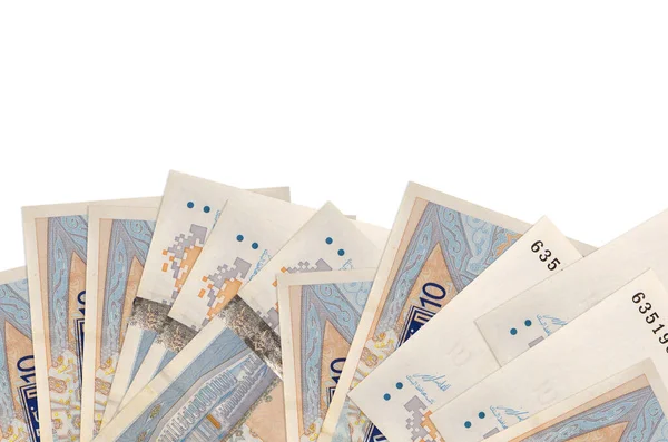 Ekranın alt tarafında 10 Tunus dinarı banknotu var. Beyaz arka planda izole edilmiş ve fotokopi alanı var. Paralı iş kavramları için arkaplan afişi şablonu