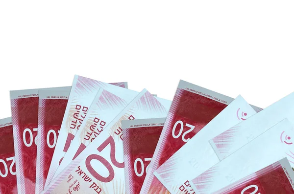 Ekranın alt tarafında 20 yeni şekel banknot duruyor. Beyaz arka planda, kopyalama alanı ile izole edilmiş. Paralı iş kavramları için arkaplan afişi şablonu