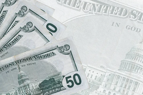 Dolarów Leży Stosach Tle Dużego Półprzezroczystego Banknotu Streszczenie Kontekstu Biznesowego — Zdjęcie stockowe