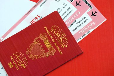Bahreyn pasaportu ve uçak biletleri bayrağa asıldı. Seyahat ve tatil kavramı