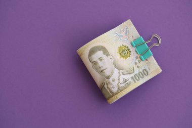 Tayland baht para faturaları mor yakın plan için büyük miktarda. Finans ve bankacılık kavramı