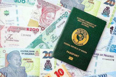 Nijerya naira para birimi faturaları ve pasaport kapatılıyor. Seyahat ve tatil kavramı