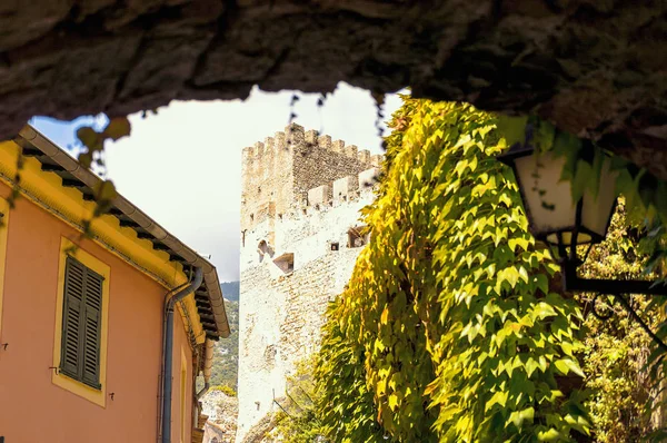 Zbliżenie Średniowiecznego Zamku Roquebrune Cap Martin — Zdjęcie stockowe