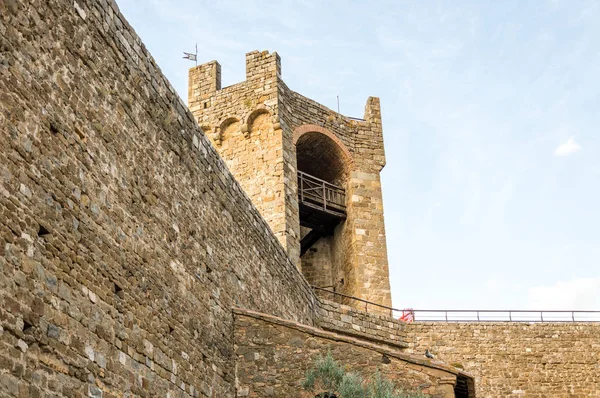 蒙塔尔奇诺 托斯卡纳 意大利 2016年7月23日 关闭的蒙塔尔奇诺中世纪城堡 — 图库照片