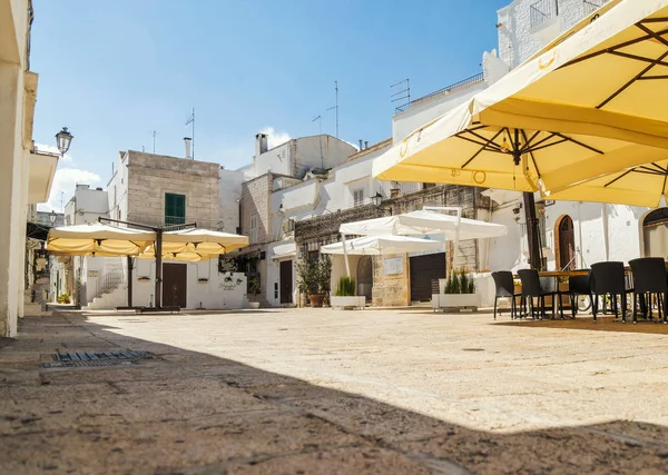 Cisternino Beyaz Köy Ortaçağ Merkezinde Küçük Sokak — Stok fotoğraf