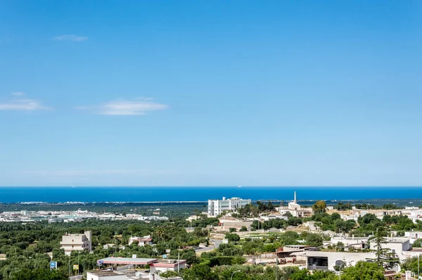 Panorámás Kilátást Olajfák Sima Előtt Ostuni — Stock Fotó