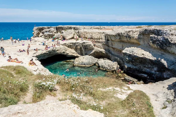 Узбережжя Поблизу Grotta Делла Poesia Саленто Італії — стокове фото