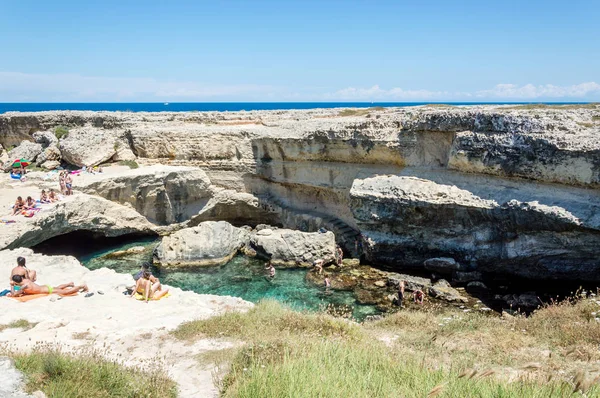 Litorale Vicino Grotta Della Poesia Nel Salento — Foto Stock