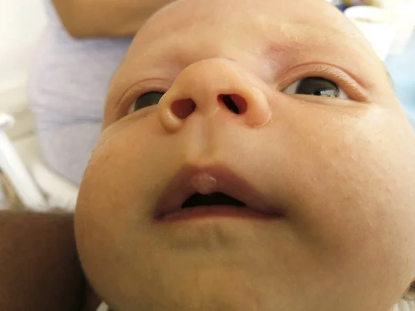 Pasgeboren Mannelijk Kind Zomer — Stockfoto