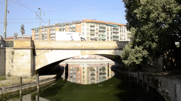 Mailand Italien April 2018 Fussgänger Viertel Darsena Und Navigli — Stockvideo