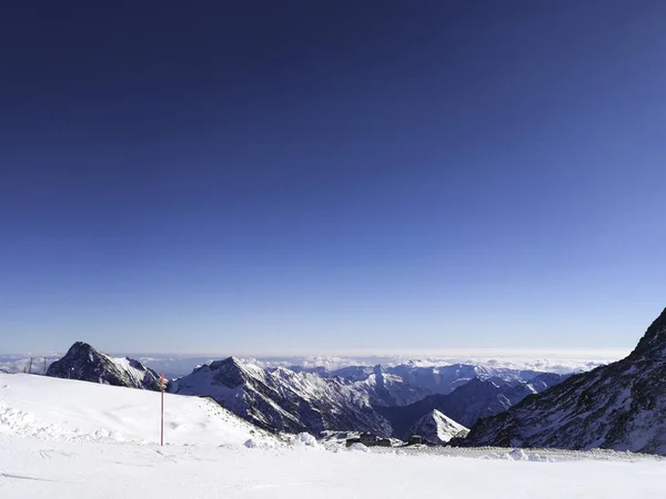 Declive Esqui Uma Floresta Vale Gressoney Perto Monte Rosa — Fotografia de Stock