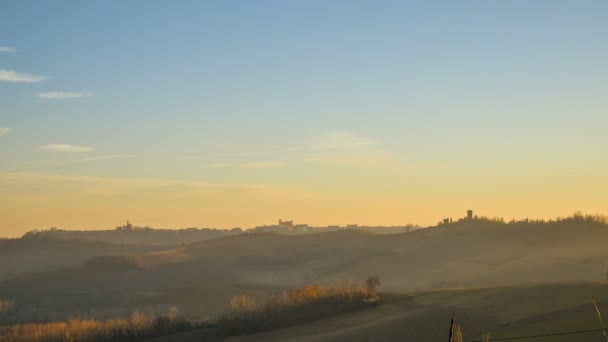 Panorama Van Een Zonsondergang Alpen Vanaf Een Heuvel Monferrato — Stockvideo