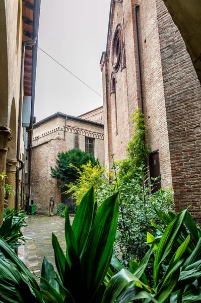 ボローニャの中世の中心部の美しい景色 — ストック写真