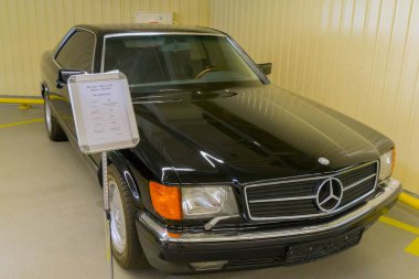 Kiev, Ukrayna - 25 Mart 2016 eski model araba Mezhgore Ukrayna otomobil fuarında 