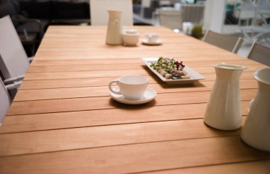 Yemek masası whit yemekleri.