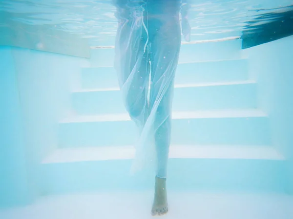 Woman Body Relaxing Underwater — Stock Photo, Image