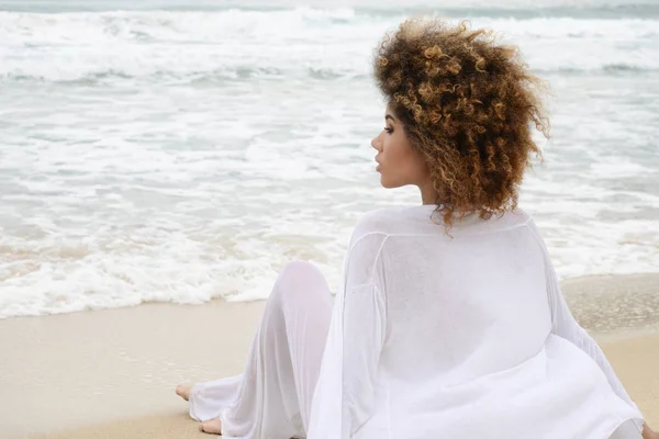 Beautiful Girl Afro Hair White Dress Relax Beach — Stock Photo, Image