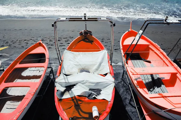 Farbenfrohes Fischerboot Strand Festgemacht — Stockfoto