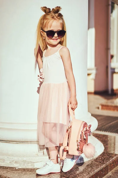Menina Adorável Criança Vestindo Vestido Rosa Retrato Moda — Fotografia de Stock