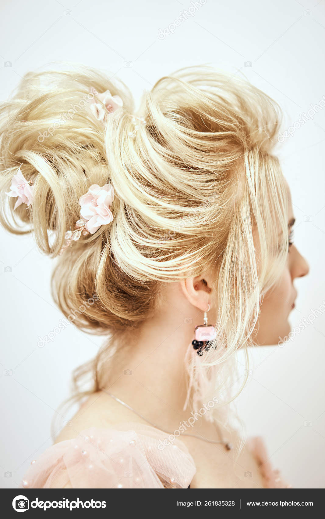 Set of fashionable haircuts and hairstyles for... - Stock Illustration  [81959161] - PIXTA