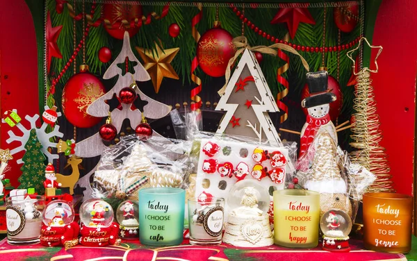 Navidad Año Nuevo Fondo Con Juguetes Decoraciones Dulces Caja Regalo — Foto de Stock