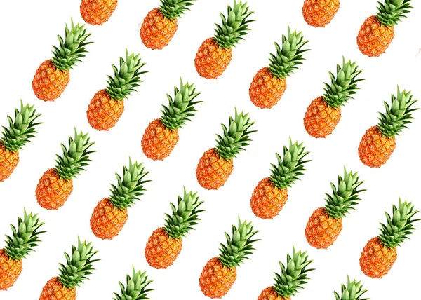 Kleurrijke vruchten patroon van verse ananas op witte achtergrond instellen Bovenaanzicht. Flat lag. Zomer achtergrond — Stockfoto