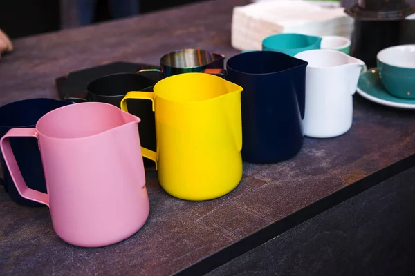 Colorful Cups Mugs Coffee Tea Bar Counter — 图库照片