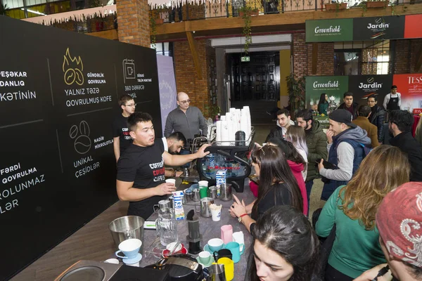 Baku, Aserbaidschan, 12. Januar 2019: Kaffee- und Teefest in Baku, Barmen-Wettbewerb — Stockfoto