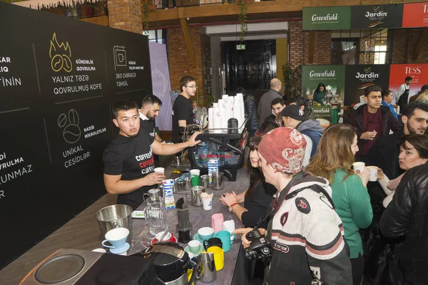 Baku, Aserbaidschan, 12. Januar 2019: Kaffee- und Teefest in Baku, Barmen-Wettbewerb — Stockfoto