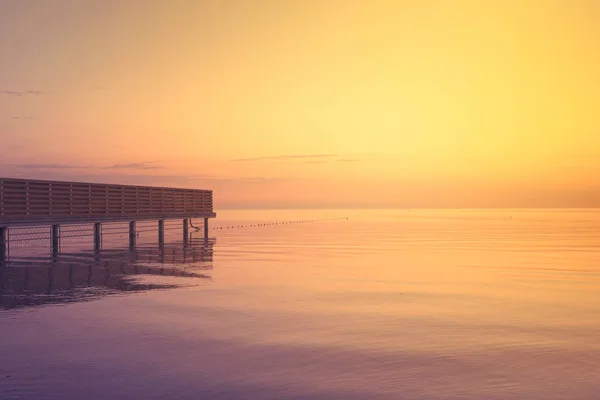 Pier Nebel Des Meeres Bei Goldenem Sonnenaufgang — Stockfoto