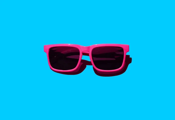 Pink sunglasses pattern on pastel background. Minimal summer concept. Isometric print — Stock Photo, Image