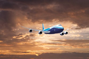 Gün batımında dramatik bulutların üzerinde uçan uçak