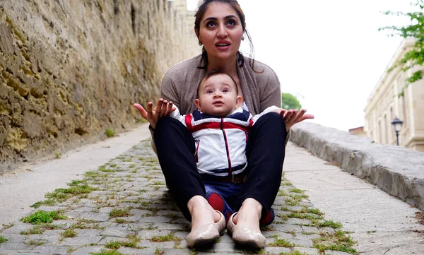 Portrait Happy Loving Mother Her Baby Outdoors — Stock Photo, Image